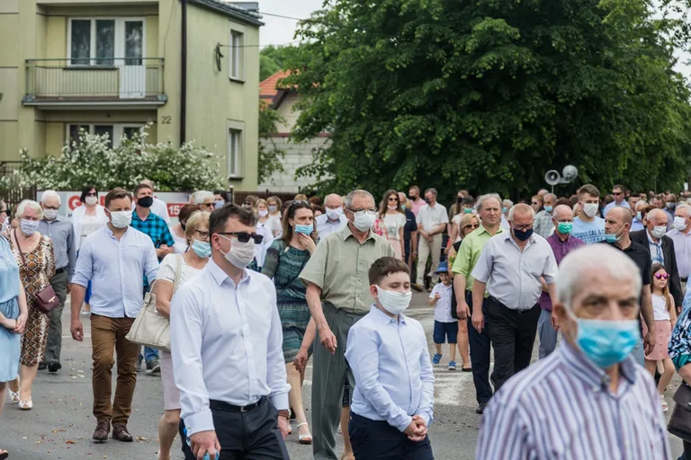 Procesje Bożego Ciała przeszły ulicami miasta (zdjęcia, wideo)