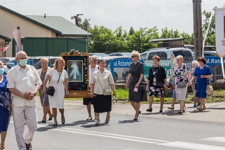 Procesje Bożego Ciała przeszły ulicami miasta (zdjęcia, wideo)