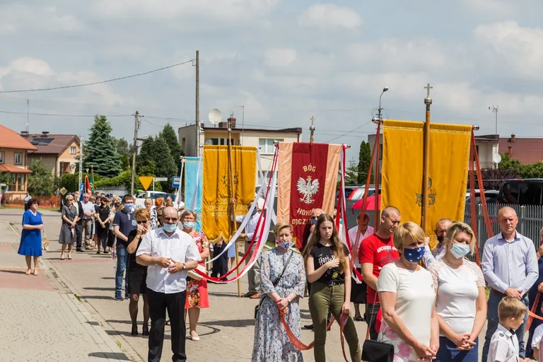 Procesje Bożego Ciała przeszły ulicami miasta (zdjęcia, wideo)
