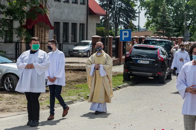 Procesje Bożego Ciała przeszły ulicami miasta (zdjęcia, wideo)