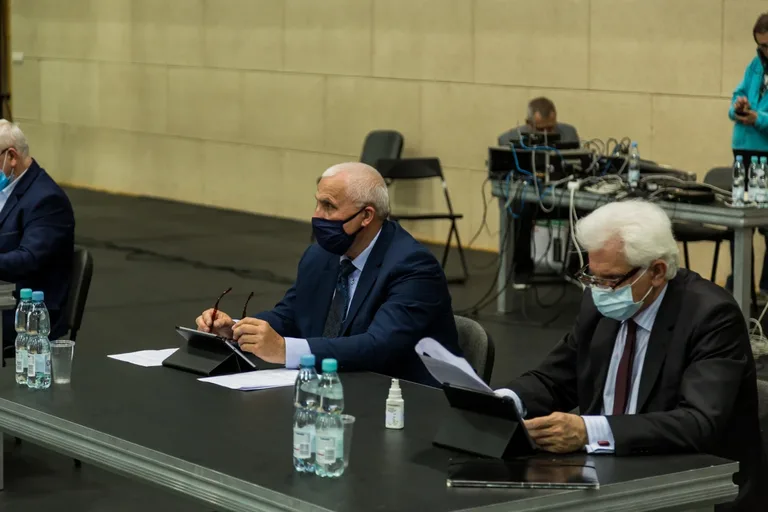 Mniejsze godziny pracy ostrowskich przedszkoli? Burzliwa sesja rady miasta (zdjęcia, wideo)