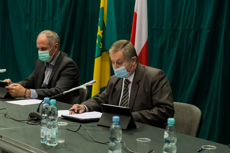 Mniejsze godziny pracy ostrowskich przedszkoli? Burzliwa sesja rady miasta (zdjęcia, wideo)