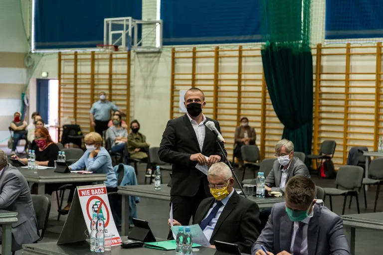 Mniejsze godziny pracy ostrowskich przedszkoli? Burzliwa sesja rady miasta (zdjęcia, wideo)