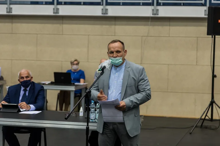 Mniejsze godziny pracy ostrowskich przedszkoli? Burzliwa sesja rady miasta (zdjęcia, wideo)