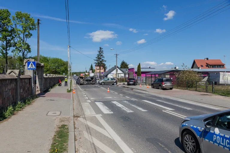 Tragiczny wypadek na Lubiejewskiej, dwie osoby nie żyją, trzy trafiły do szpitala. Sprawca wypadku uciekł z miejsca zdarzenia