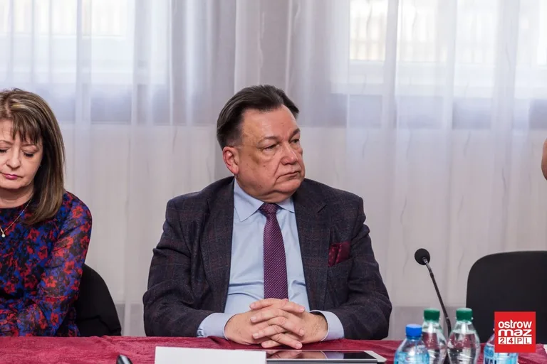 Marszałek Adam Struzik na sesji rady gminy Małkinia Górna (zdjęcia, wideo)