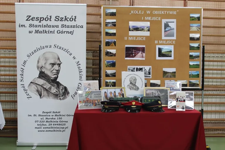 Narada dyrektorów szkół i placówek z powiatu ostrowskiego w Małkini Górnej (zdjęcia)