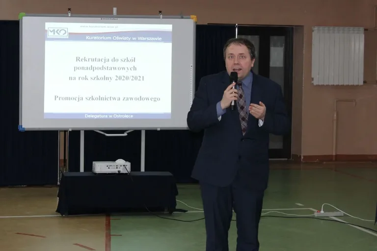 Narada dyrektorów szkół i placówek z powiatu ostrowskiego w Małkini Górnej (zdjęcia)