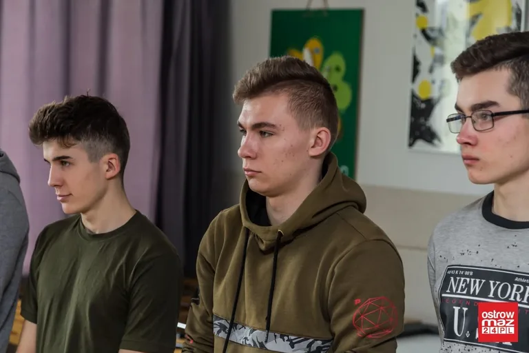 Manewry survivalowo-obronne w ostrowskim "Rubinku" (zdjęcia)
