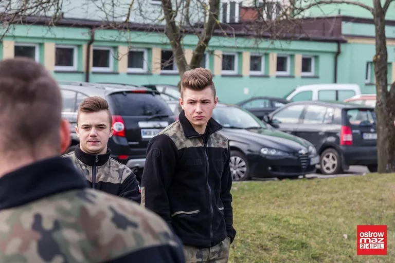 Manewry survivalowo-obronne w ostrowskim "Rubinku" (zdjęcia)