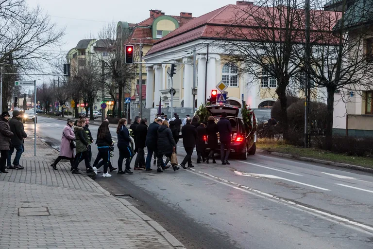 Mieszkańcy Ostrowi Mazowieckiej pożegnali Zygmunta Klepackiego (zdjęcia)