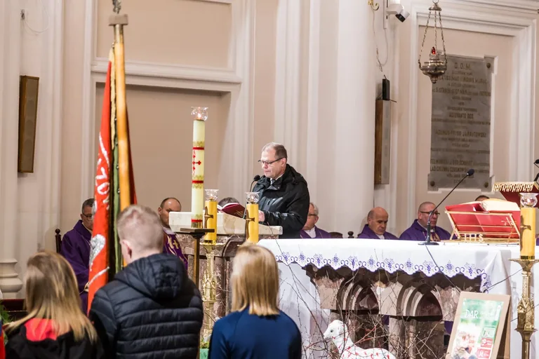 Mieszkańcy Ostrowi Mazowieckiej pożegnali Zygmunta Klepackiego (zdjęcia)