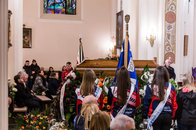 Mieszkańcy Ostrowi Mazowieckiej pożegnali Zygmunta Klepackiego (zdjęcia)
