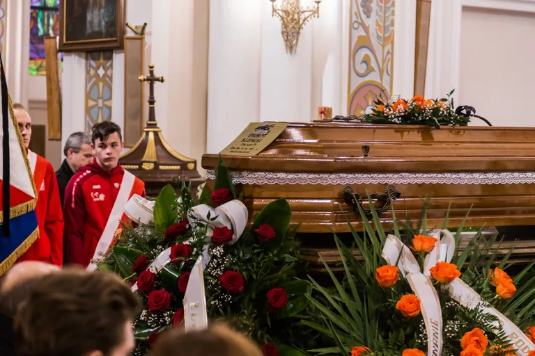 Mieszkańcy Ostrowi Mazowieckiej pożegnali Zygmunta Klepackiego (zdjęcia)