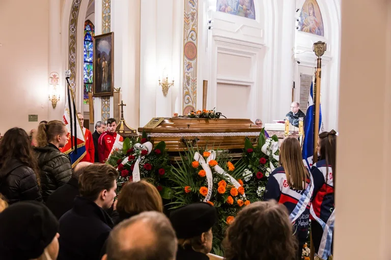 Mieszkańcy Ostrowi Mazowieckiej pożegnali Zygmunta Klepackiego (zdjęcia)