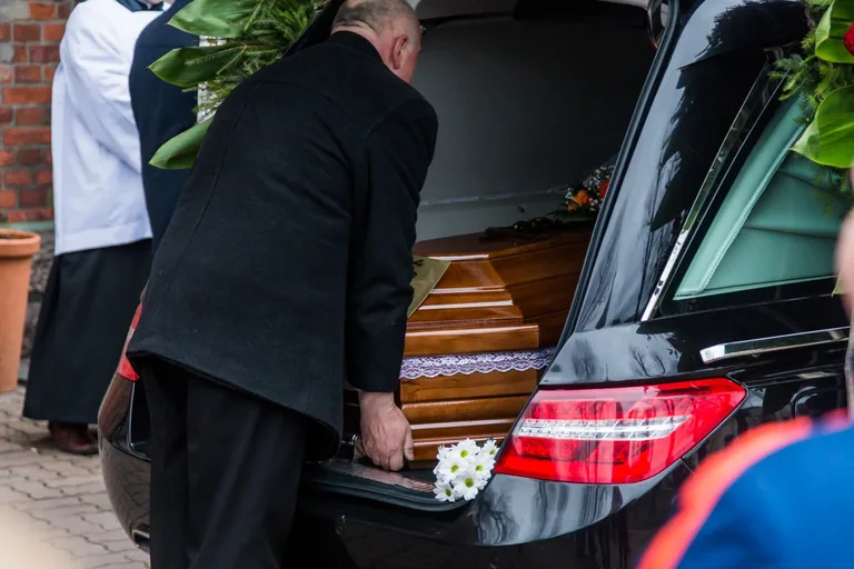 Mieszkańcy Ostrowi Mazowieckiej pożegnali Zygmunta Klepackiego (zdjęcia)