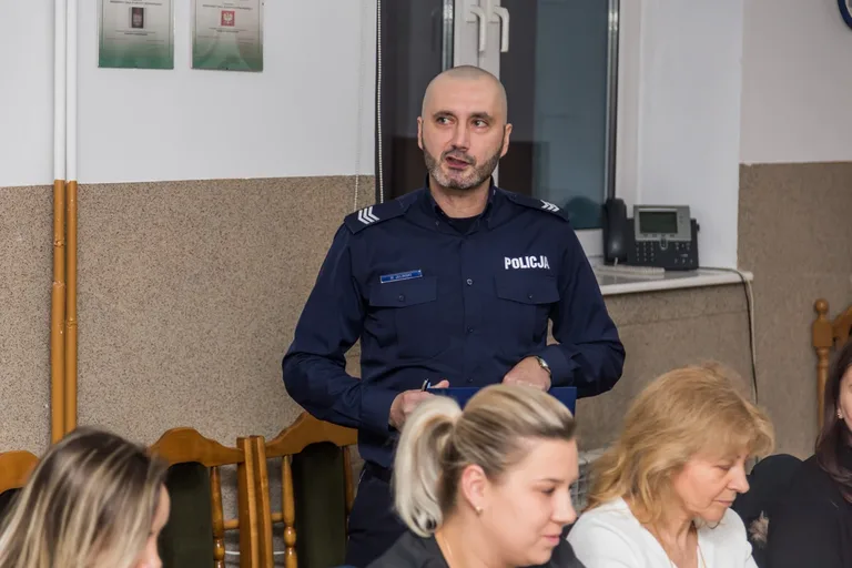 "Bezpieczna Ostrowianka". Kurs samoobrony rozpoczęty (zdjęcia)