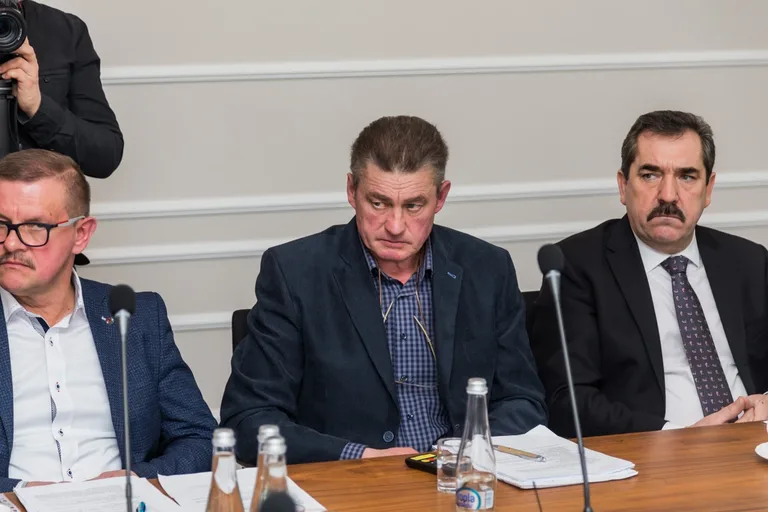 Dyrektor Bursy Szkolnej w Ostrowi Mazowieckiej stosowała mobbing wobec pracowników? Oficjalne skargi wpłynęły do Rady Powiatu
