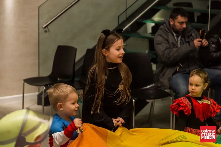 Bal karnawałowy dla dzieci z MDK (zdjęcia, wideo)