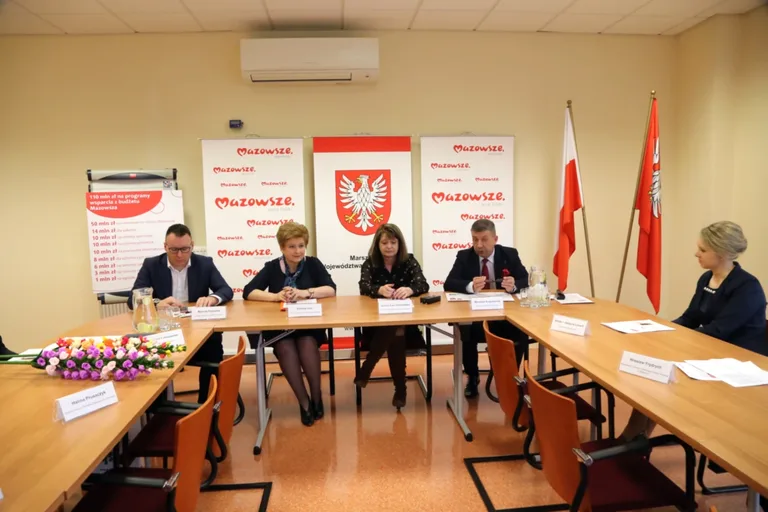 Samorząd Mazowsza uruchomił dziesięć programów wsparcia. Na ich realizację przeznaczy ponad 100 milionów złotych (zdjęcia)