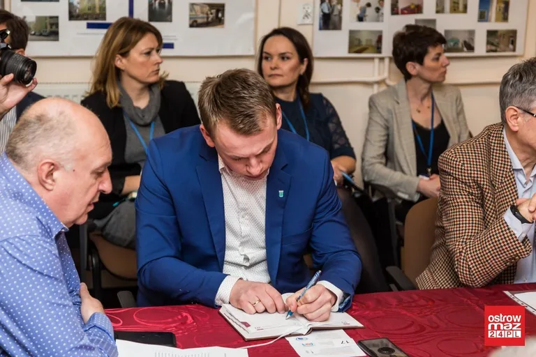 Ostrowski szpital z nowym blokiem operacyjnym i lądowiskiem na helikopter? (zdjęcia)