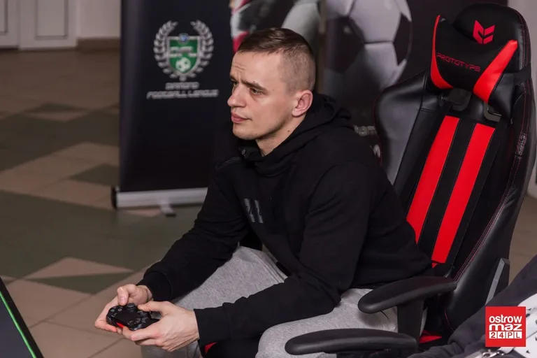 "Koksuzovi13" po raz kolejny niepokonany w turnieju Diamond Football League (zdjęcia)