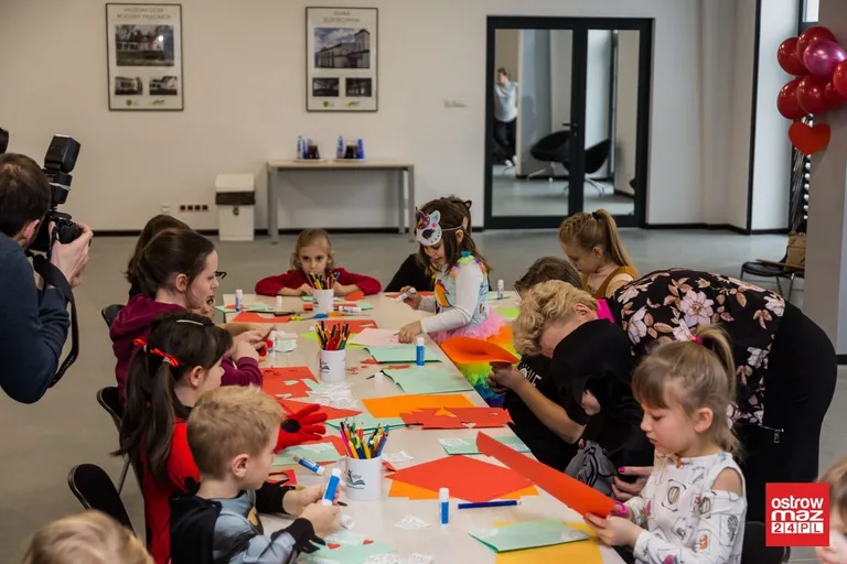 Bal walentynkowy w miejskiej bibliotece (zdjęcia)