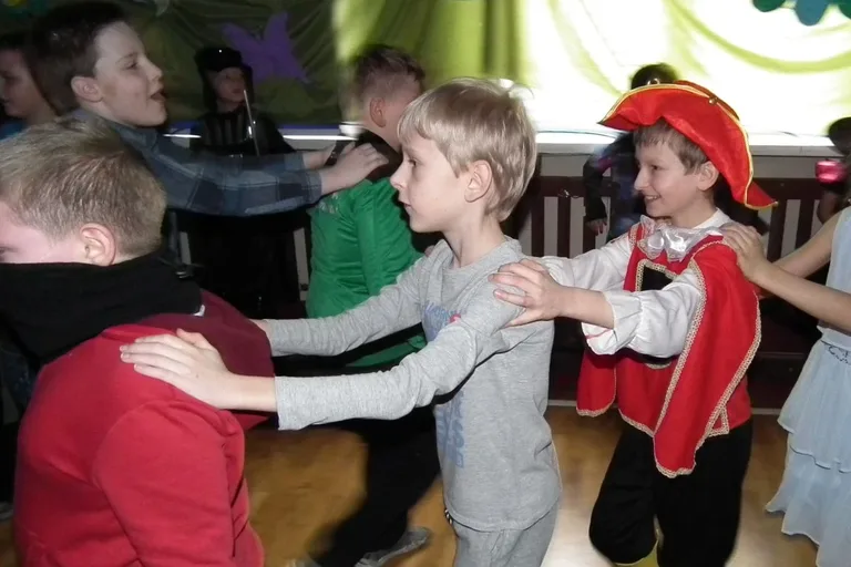 Bal karnawałowy w ostrowskiej "dwójce" (zdjęcia)