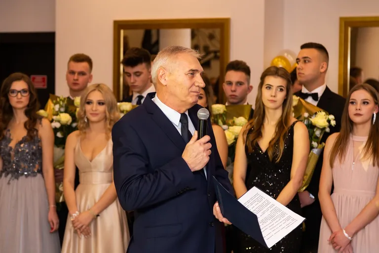 Studniówka uczniów ostrowskiego Kopernika (zdjęcia, wideo)