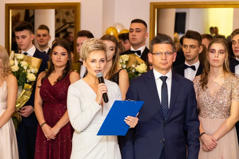 Studniówka uczniów ostrowskiego Kopernika (zdjęcia, wideo)
