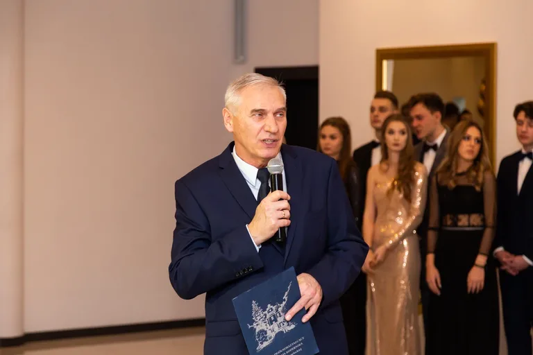 Studniówka uczniów ostrowskiego Kopernika (zdjęcia, wideo)