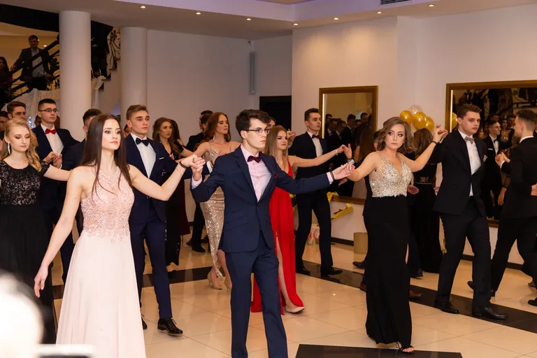 Studniówka uczniów ostrowskiego Kopernika (zdjęcia, wideo)