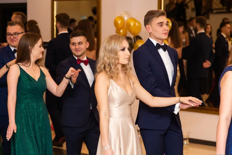 Studniówka uczniów ostrowskiego Kopernika (zdjęcia, wideo)