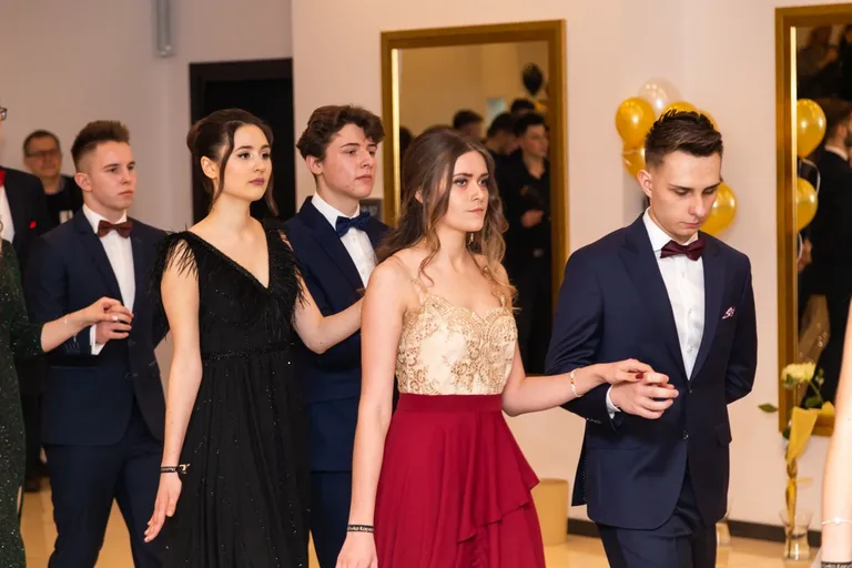 Studniówka uczniów ostrowskiego Kopernika (zdjęcia, wideo)