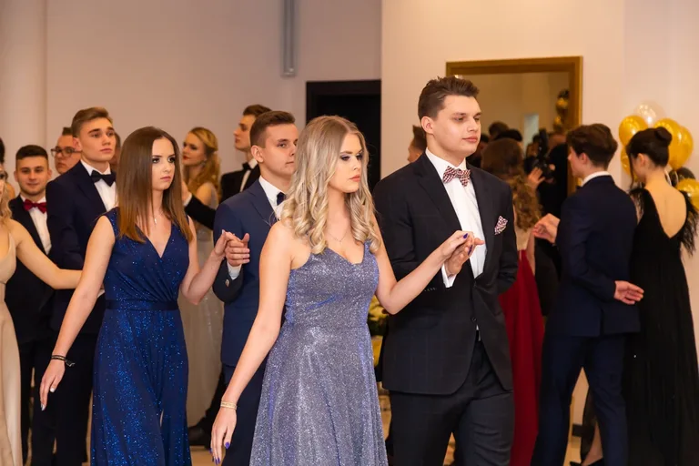 Studniówka uczniów ostrowskiego Kopernika (zdjęcia, wideo)