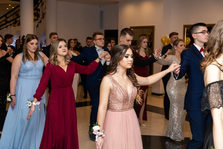 Studniówka uczniów ostrowskiego Kopernika (zdjęcia, wideo)