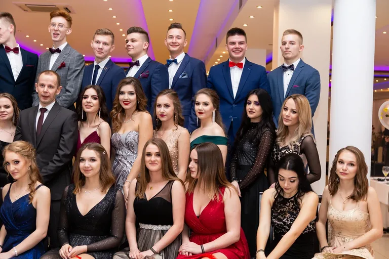 Studniówka uczniów ostrowskiego Kopernika (zdjęcia, wideo)