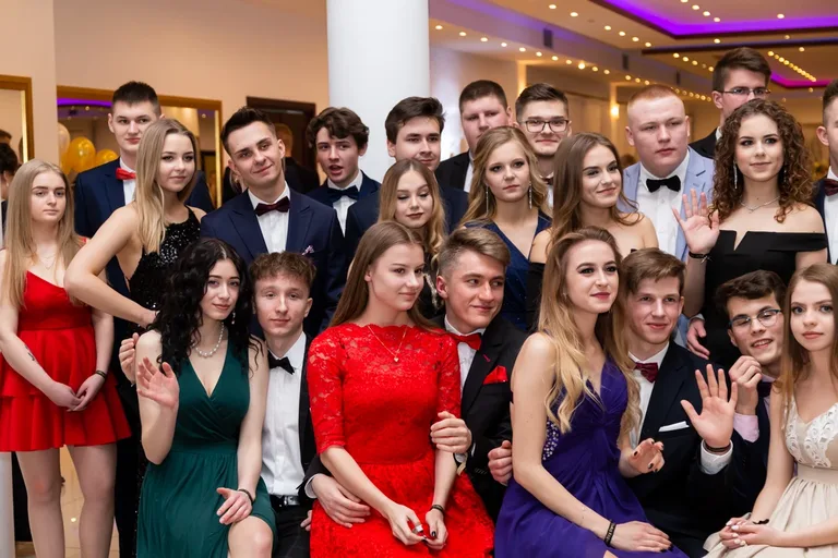 Studniówka uczniów ostrowskiego Kopernika (zdjęcia, wideo)