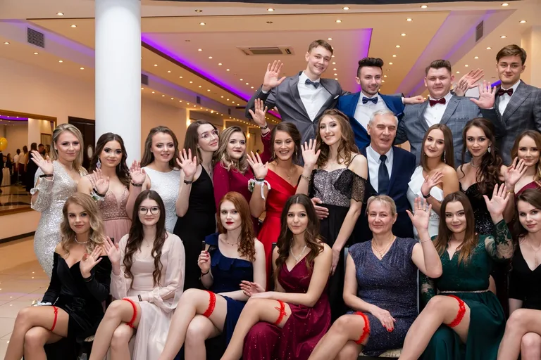 Studniówka uczniów ostrowskiego Kopernika (zdjęcia, wideo)