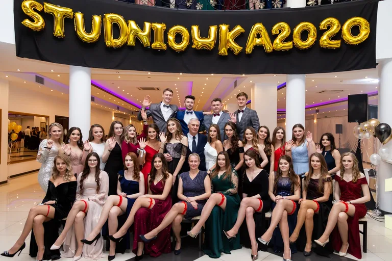 Studniówka uczniów ostrowskiego Kopernika (zdjęcia, wideo)