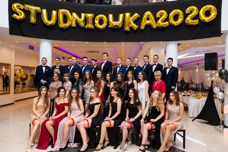 Studniówka uczniów ostrowskiego Kopernika (zdjęcia, wideo)