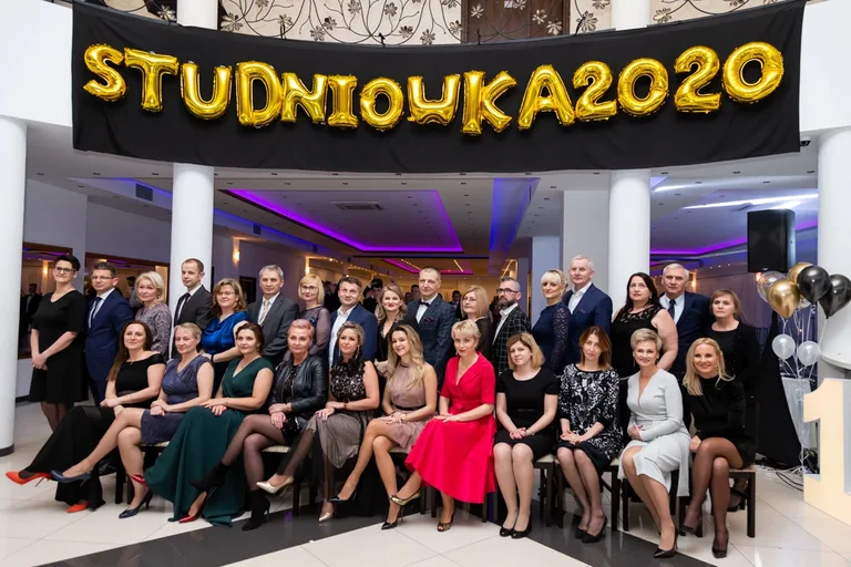 Studniówka uczniów ostrowskiego Kopernika (zdjęcia, wideo)