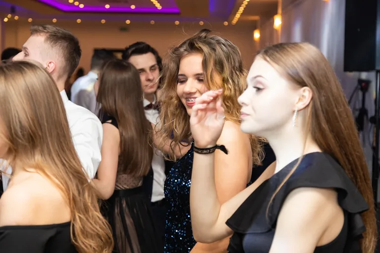 Studniówka uczniów ostrowskiego Kopernika (zdjęcia, wideo)