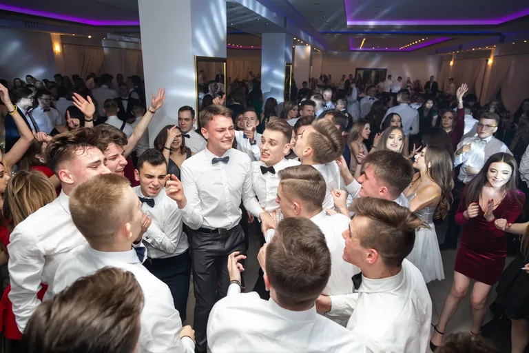 Studniówka uczniów ostrowskiego Kopernika (zdjęcia, wideo)