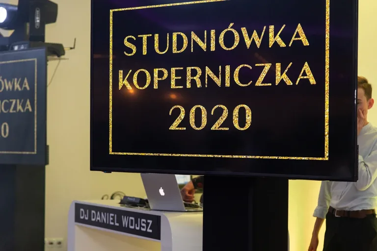 Studniówka uczniów ostrowskiego Kopernika (zdjęcia, wideo)