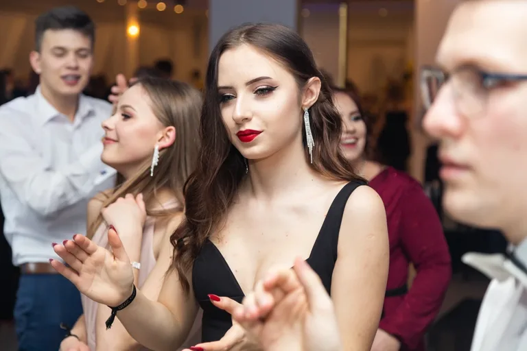 Studniówka uczniów ostrowskiego Kopernika (zdjęcia, wideo)