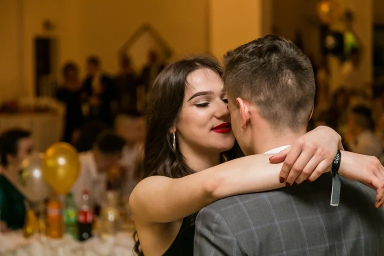 Studniówka maturzystów ostrowskiego Rubinka (zdjęcia, wideo)