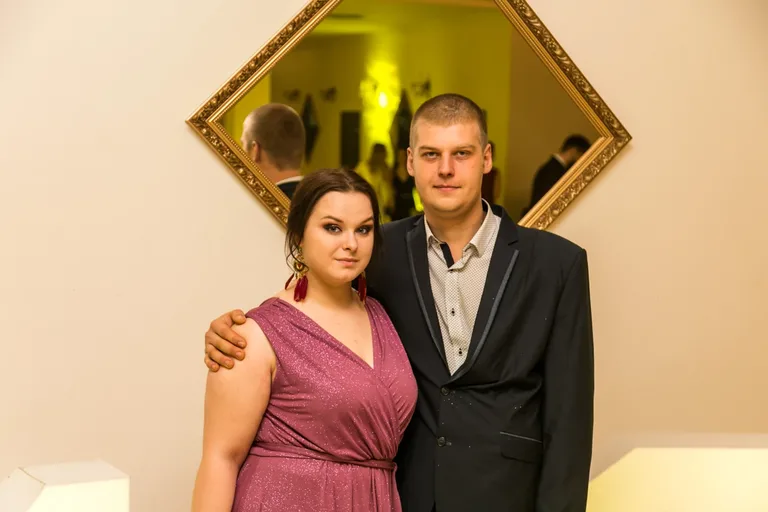 Studniówka maturzystów ostrowskiego Rubinka (zdjęcia, wideo)