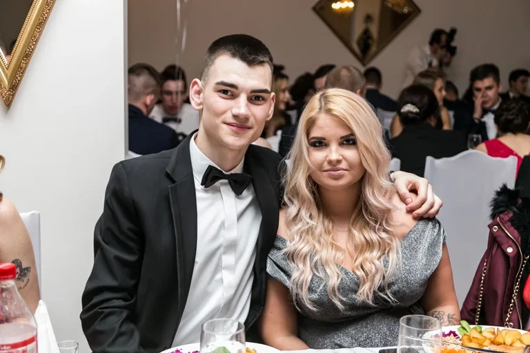 Studniówka maturzystów ostrowskiego Rubinka (zdjęcia, wideo)