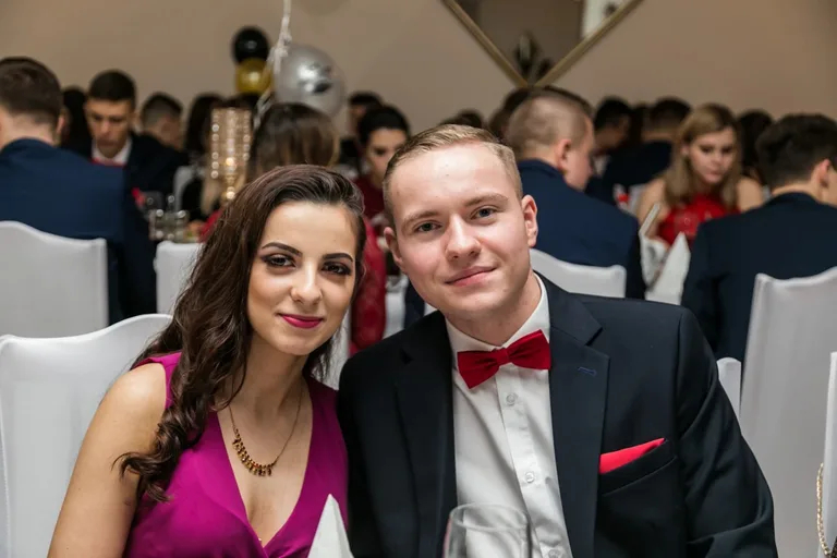 Studniówka maturzystów ostrowskiego Rubinka (zdjęcia, wideo)